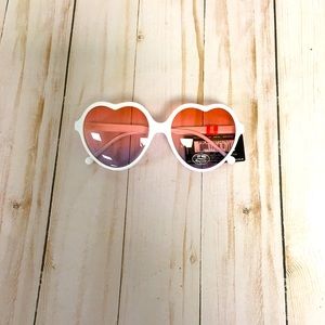 🥰NWT White Heart Shaped Sunglasses